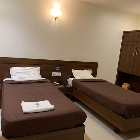 Hotel Sahyog Padra  Zewnętrze zdjęcie