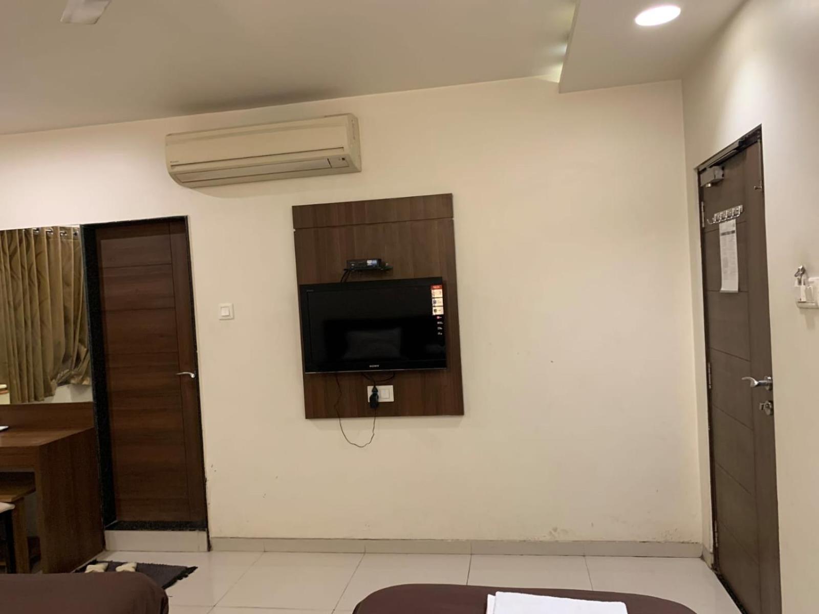 Hotel Sahyog Padra  Zewnętrze zdjęcie